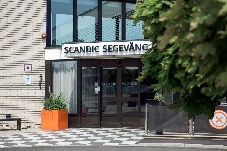 Entrance hotel Scandic Segavang Malmo