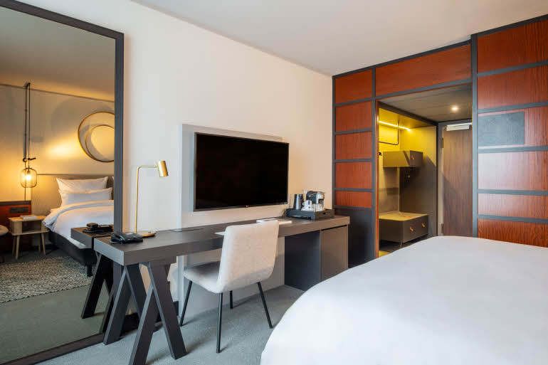 Standard room with courtyard view 