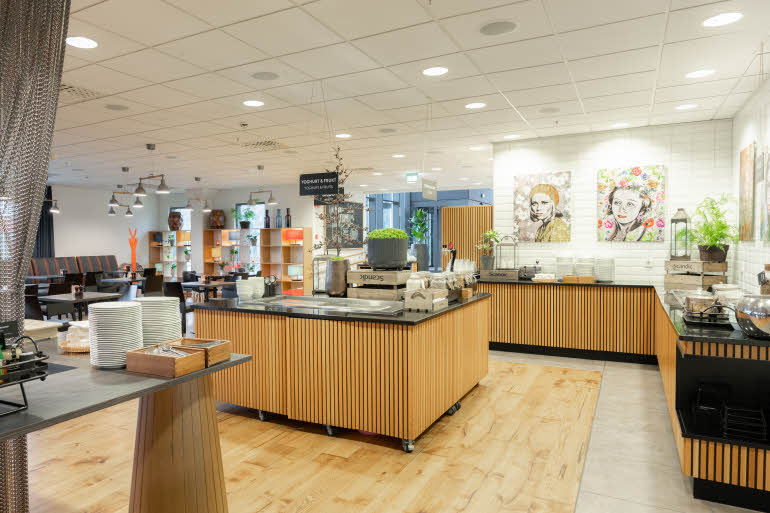 breakfast area at scandic stavanger city