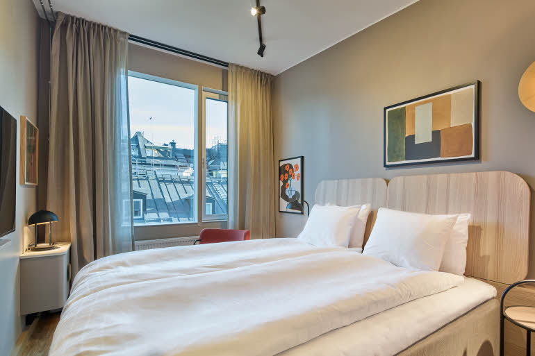 standard room at scandic wallin in stockholm