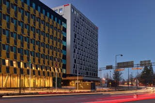 exterior of scandic orebro central