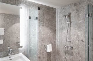 Bathroom Shower Scandic München Macherei