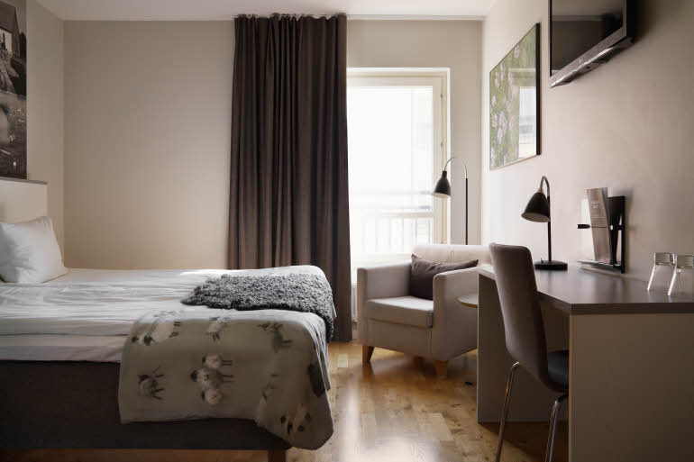 Standard twin room at Scandic Visby