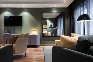 seating area in junior suite at scandic rukahovi in ruka