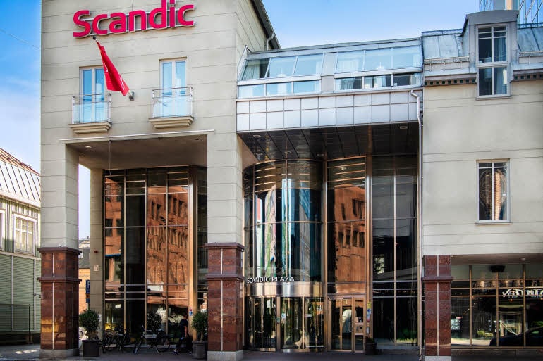 Entrance to hotel Scandic Plaza Umea