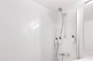 Superior, bathroom