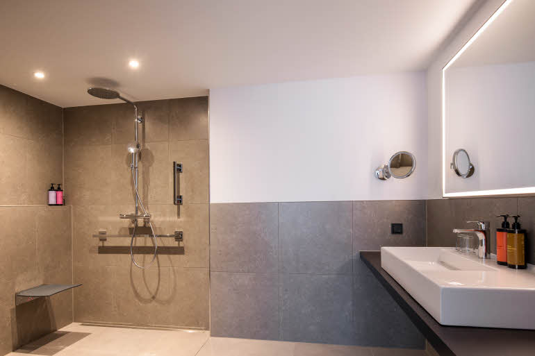 Bathroom Junior Suite