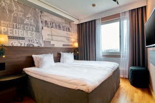 standard room at scandic opalen in gothenburg