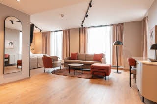 Sitting area in junior suite at Scandic Hamar