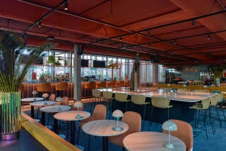 Restaurant and bar Above hotel scandic Göteborg Central