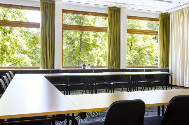 Conference room table Scandic Anglais