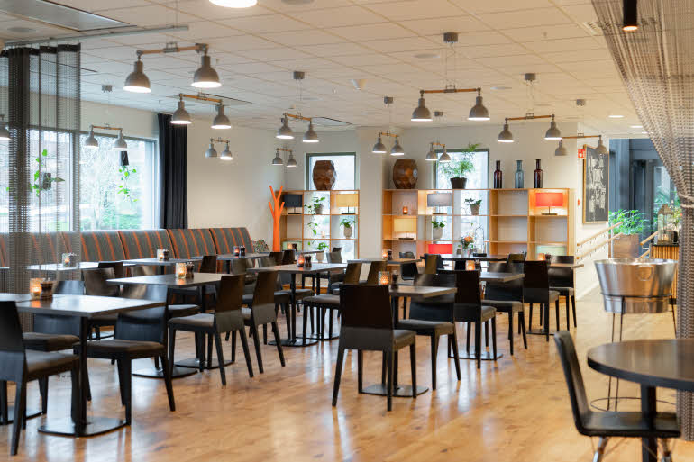 breakfast area at scandic stavanger city