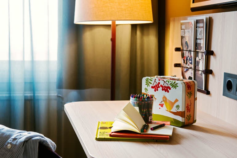 Scandic Uppsala Nord, desk, family, toys