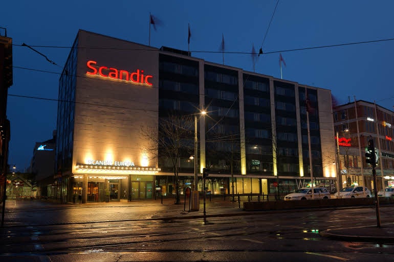 Facade evening hotel Scandic Europa Gothenburg