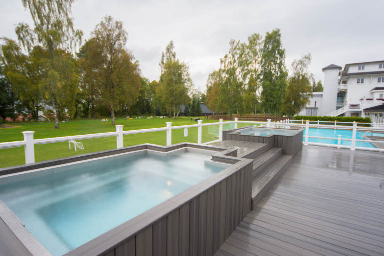 Outdoor spa at Scandic Lillehammer Hotel