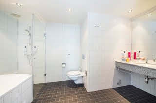 Scandic Stavanger Airport, Sola, bathroom