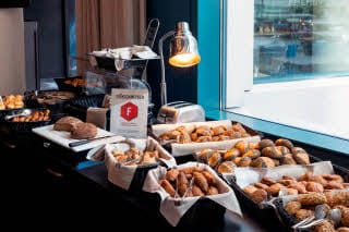 breakfast at scandic hamburg emporio