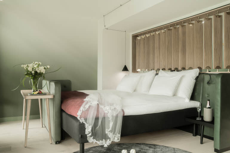 HotelNorgeByScandic_weddingnight_suite_Copryright_.jpg
