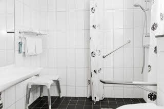 Accessibility bathroom Scandic Norrköping Nord