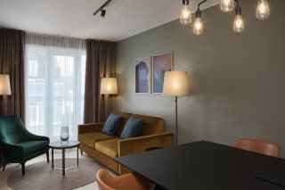 Business suite 