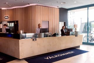 lobby reception at scandic hamburg emporio