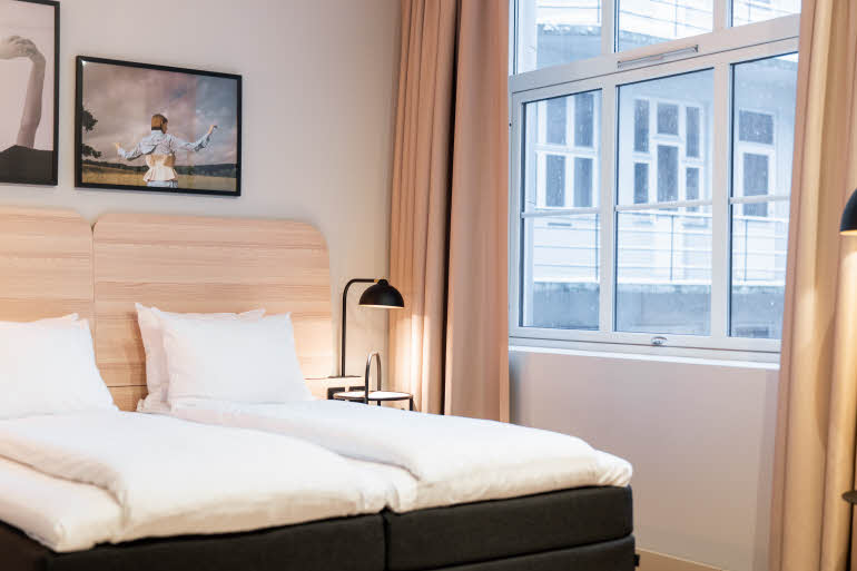 standard queen room at scandic torget in bergen norway