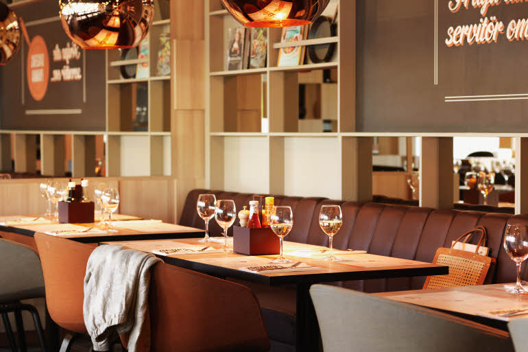Restaurant tables hotel Scandic Upplands Vasby