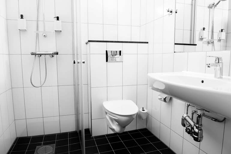 bathroom at scandic östersynd syd