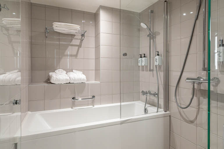 guest room bathroom at scandic lahti city