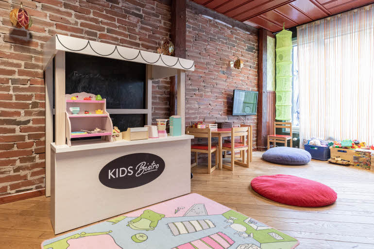 Kids playroom 
