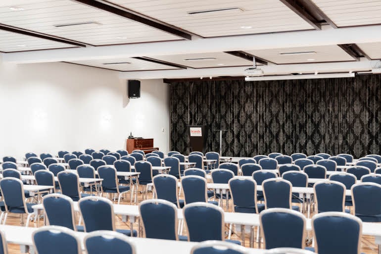 meeting room bankettsalen at scandic alexandra molde