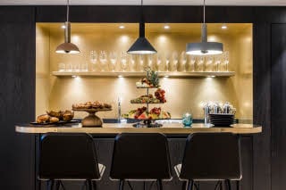StudioStuite bar