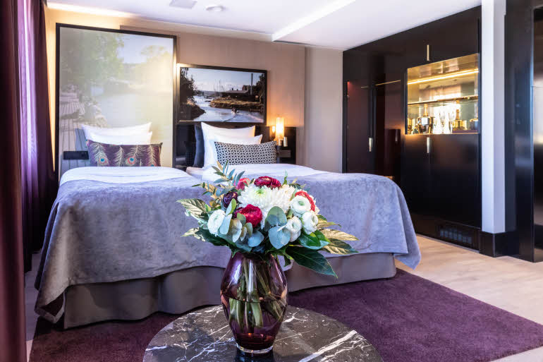 Spacious twin room 