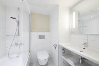 bathroom with bathtub