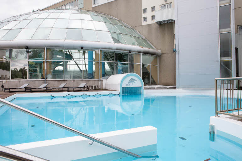 Pool area 