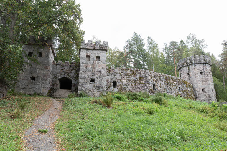 Castle ruins in Aulanko