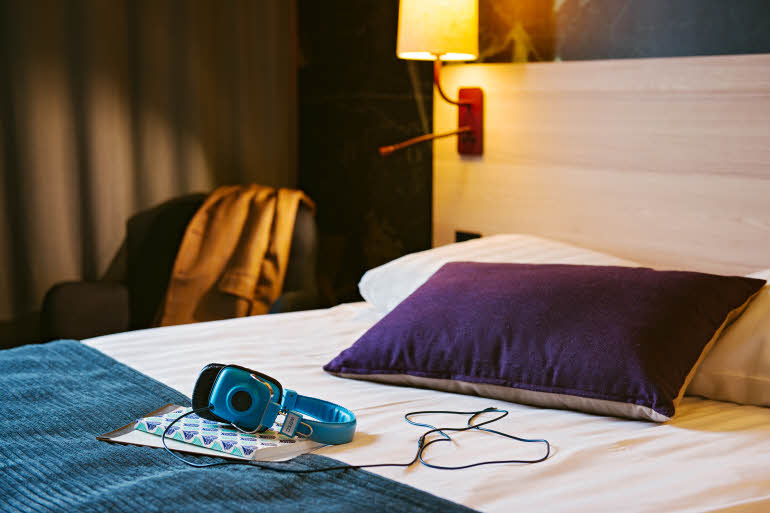 Scandic Uppsala Nord, room, detail, headset, teenage