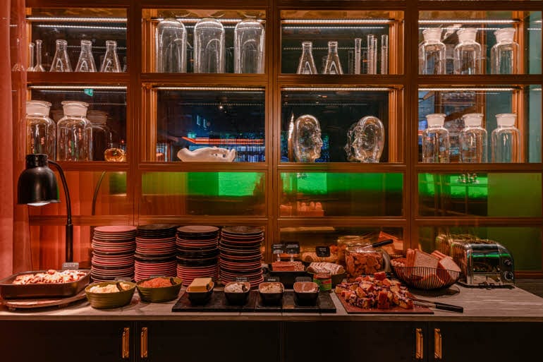 breakfast buffet