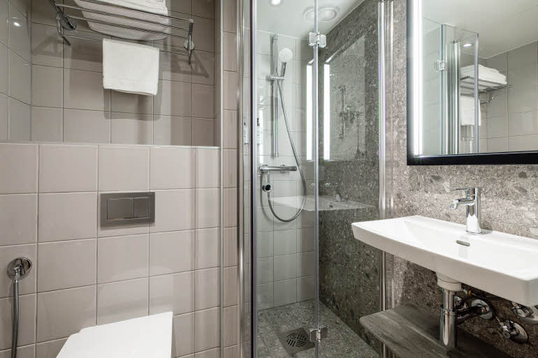 guest room bathroom at scandic lahti city