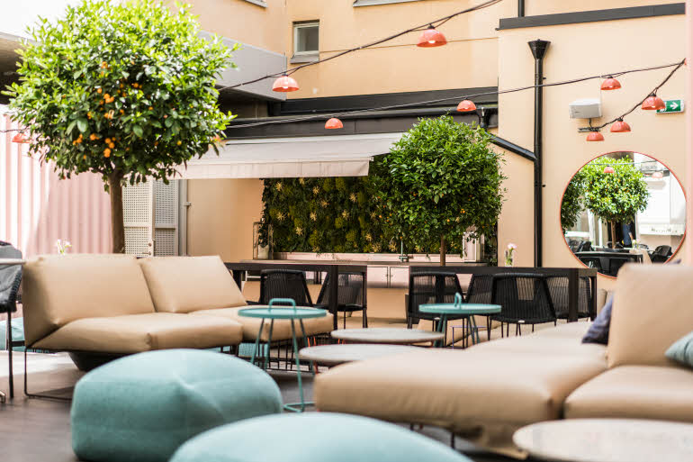 Restaurant bar yard hotel Scandic No 53