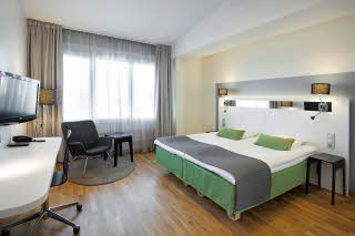 Standard King bed room Scandic Pori