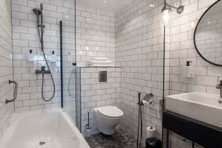 Standard bathroom 