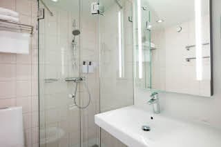 Bathroom Standard room Scandic Pori Finland