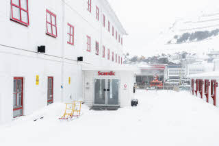 entrance at scandic bryggen in honningsvag norway