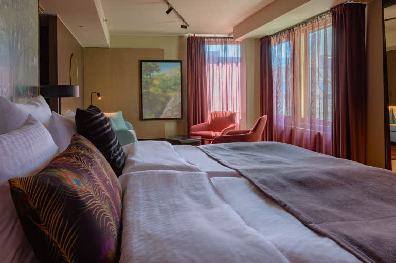 bed in room grande king