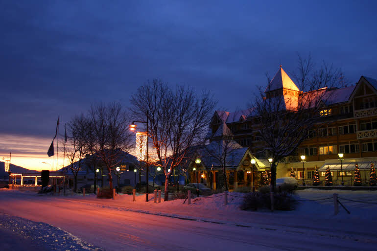 Facade evening hotel Scandic Valdres Fagernes