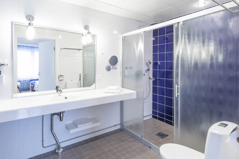 Superior plus bathroom Scandic Hyvinkää
