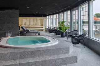 jacuzzi at scandic opalen in gothenburg