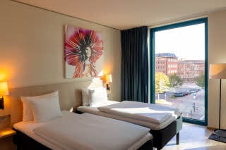 Standard twin room at Scandic Hamburg Emporio