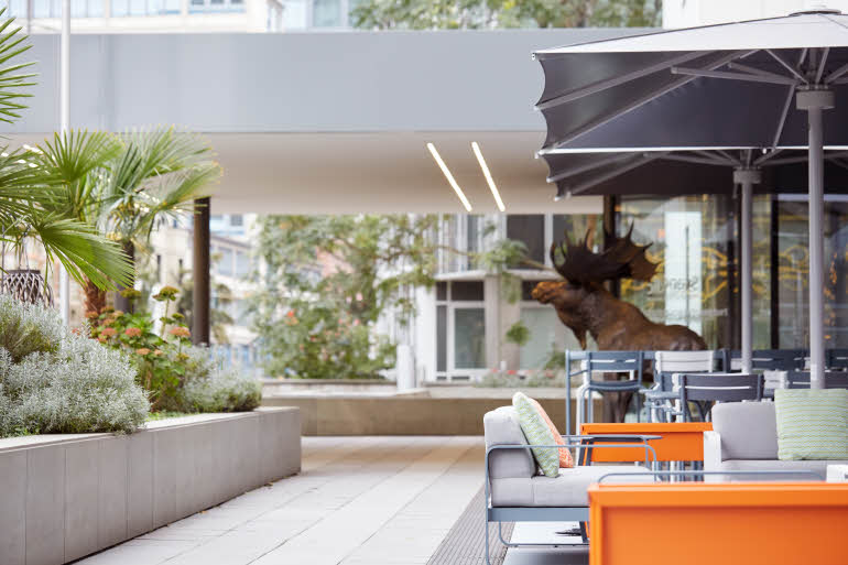outdoor terrace at scandic frankfurt museumsufer in germany